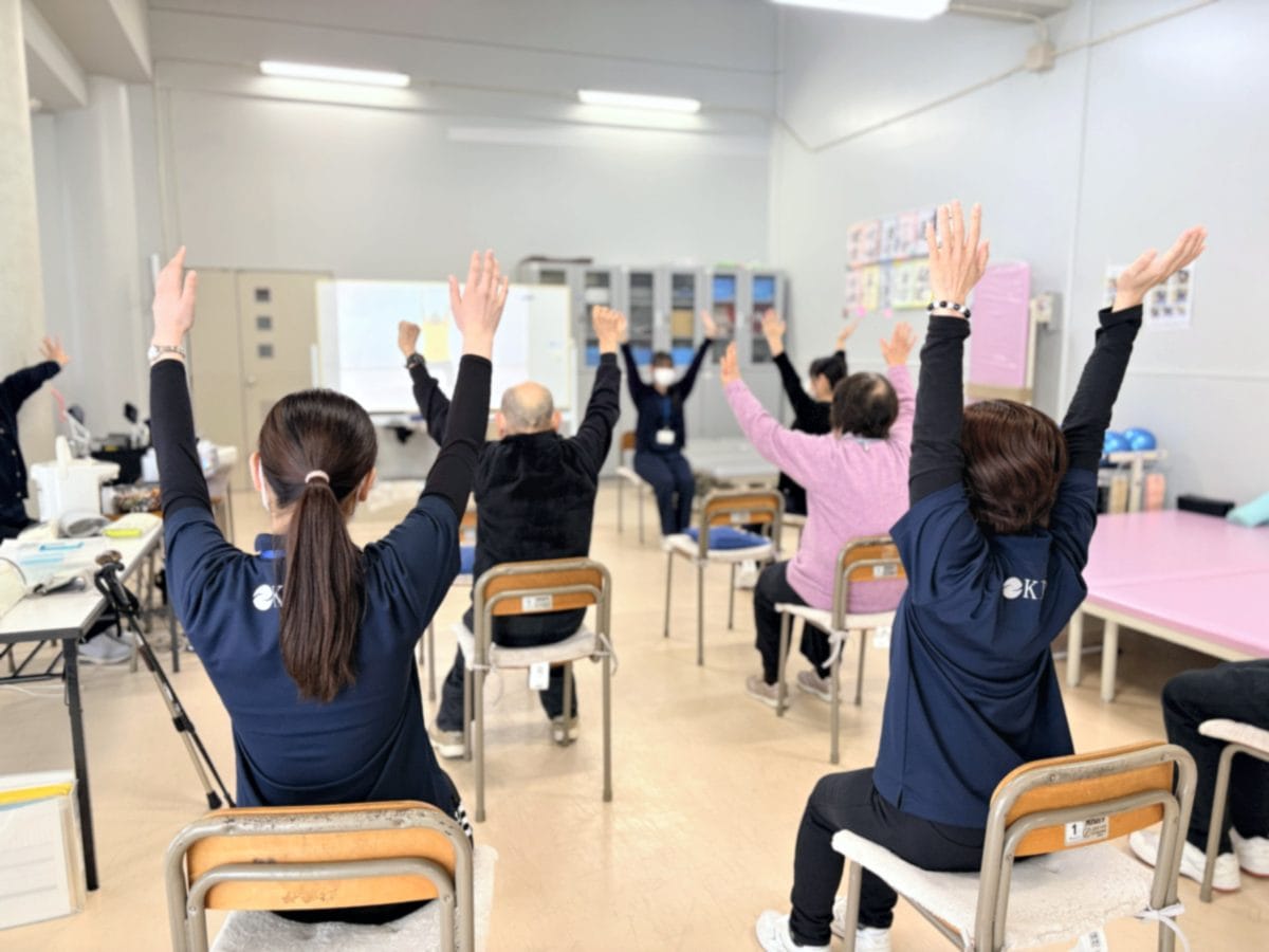 「みんなの教室」で利用者様と関わる学生
